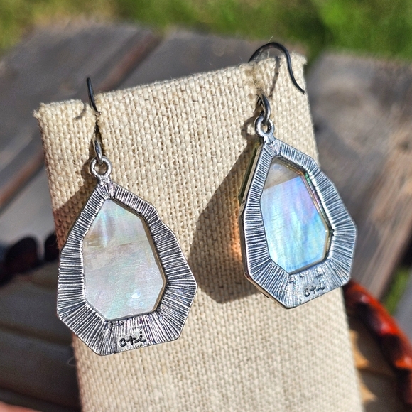 Chloe + Isabel statement dangle earrings - Picture 4 of 4